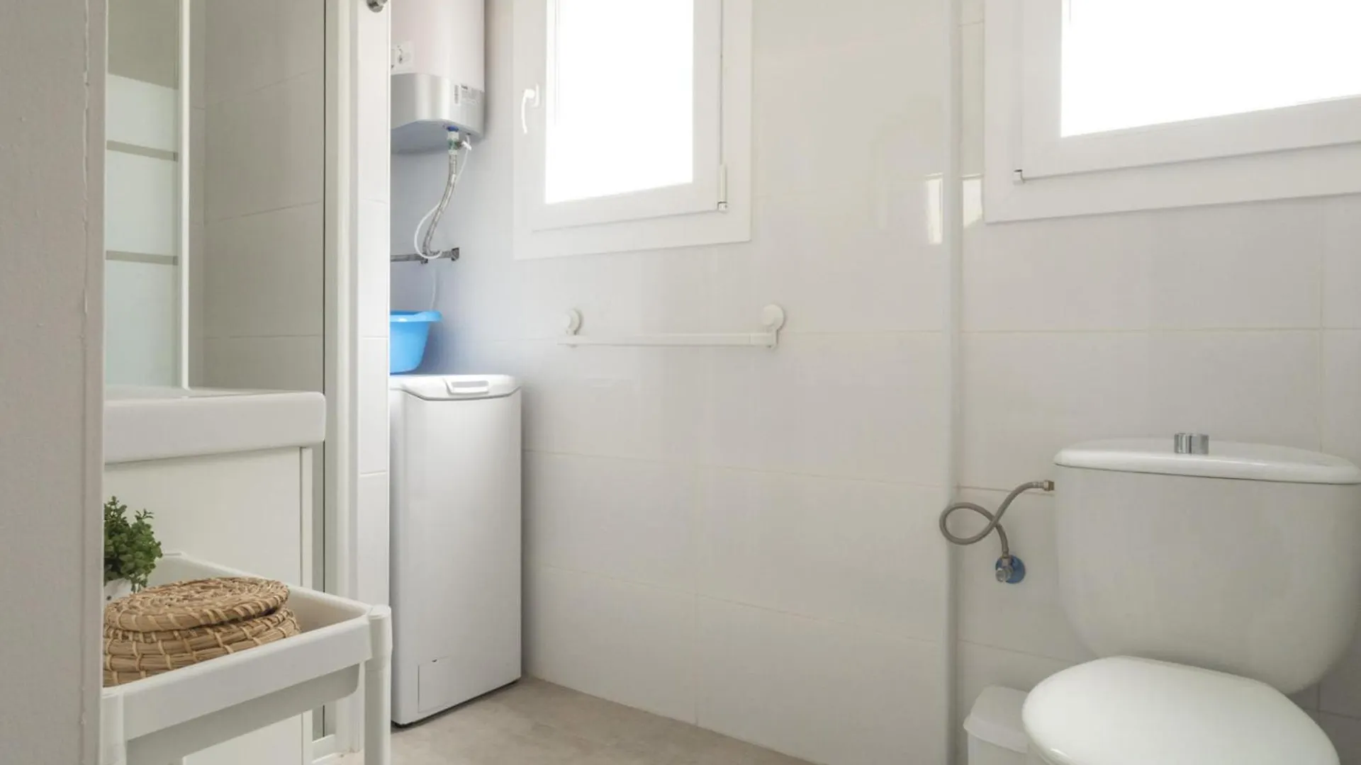 Apartamento Centrico En Riells Con Terraza A 100M De La Playa - Es-325-3 Torroella De Montgri 0*,  Spain