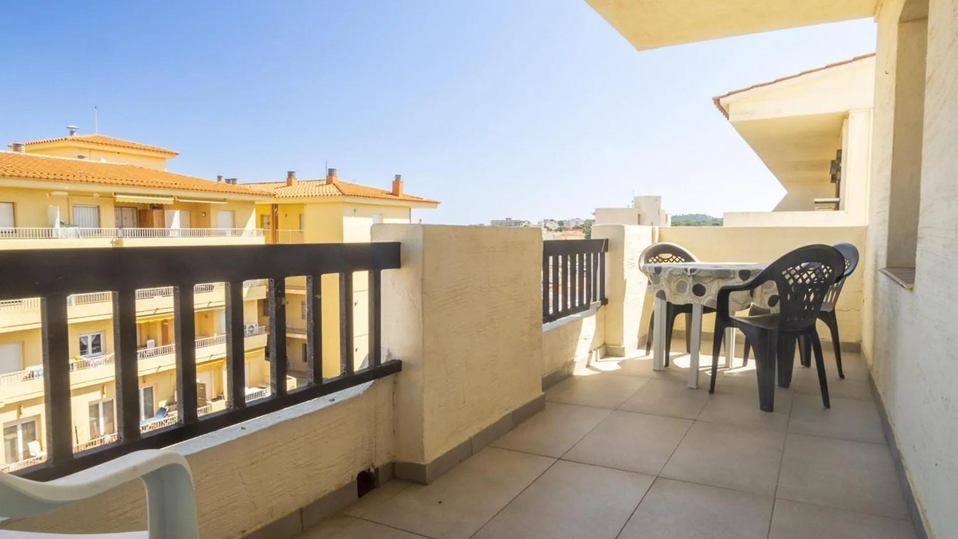 Apartamento Centrico En Riells Con Terraza A 100M De La Playa - Es-325-3 Torroella De Montgri 0*,  Spain